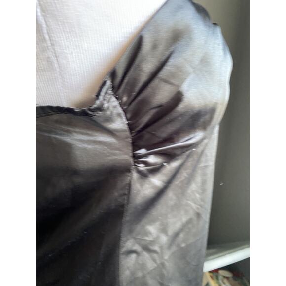 Guess Satin Halter Top Y2k Banded Hem Black Medium Women Blouse Keyhole Vtg - Picture 7 of 10